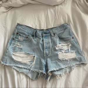 Levi’s light wash high rise shorts